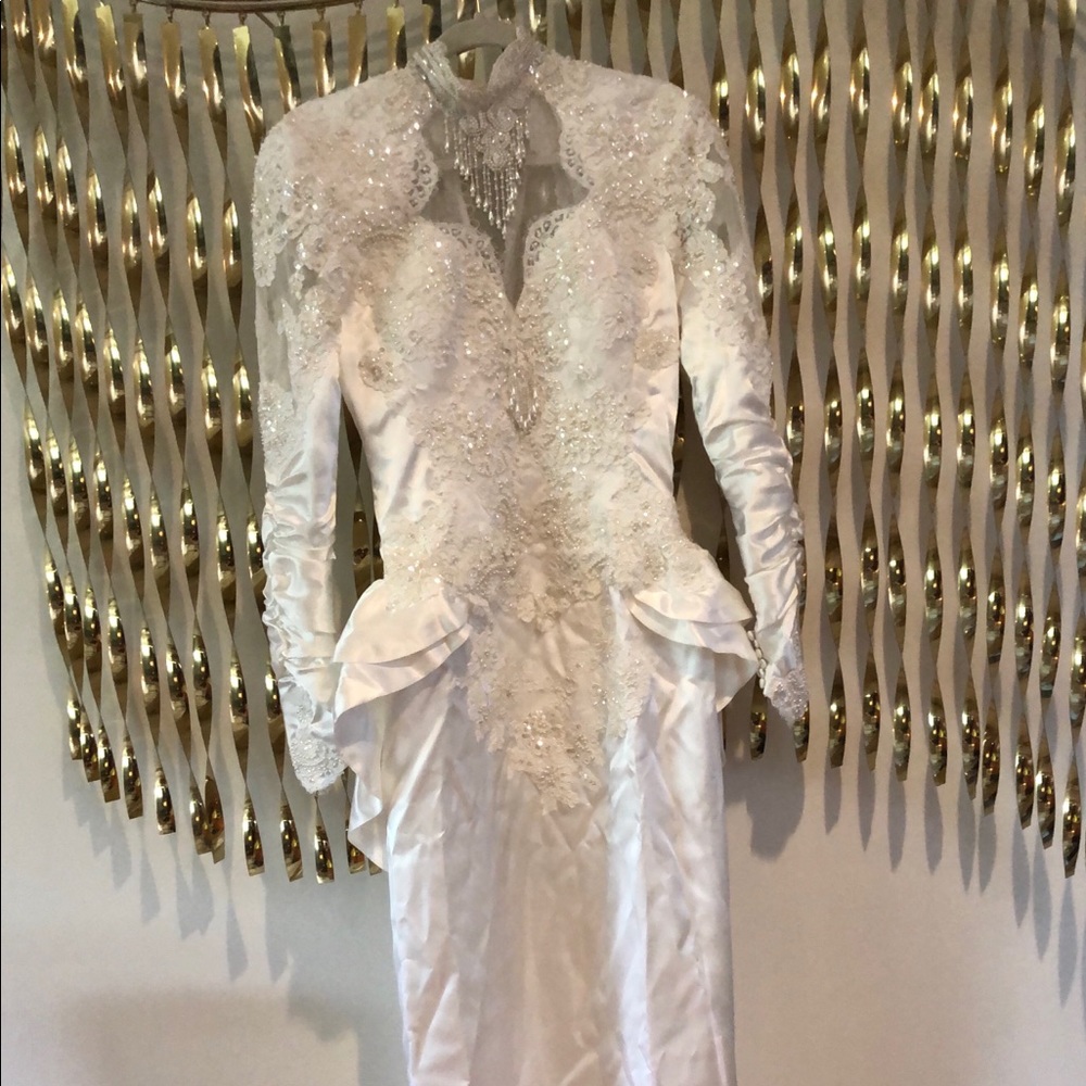 Gorgeous Vintage Wedding Dress! Detachable train!
